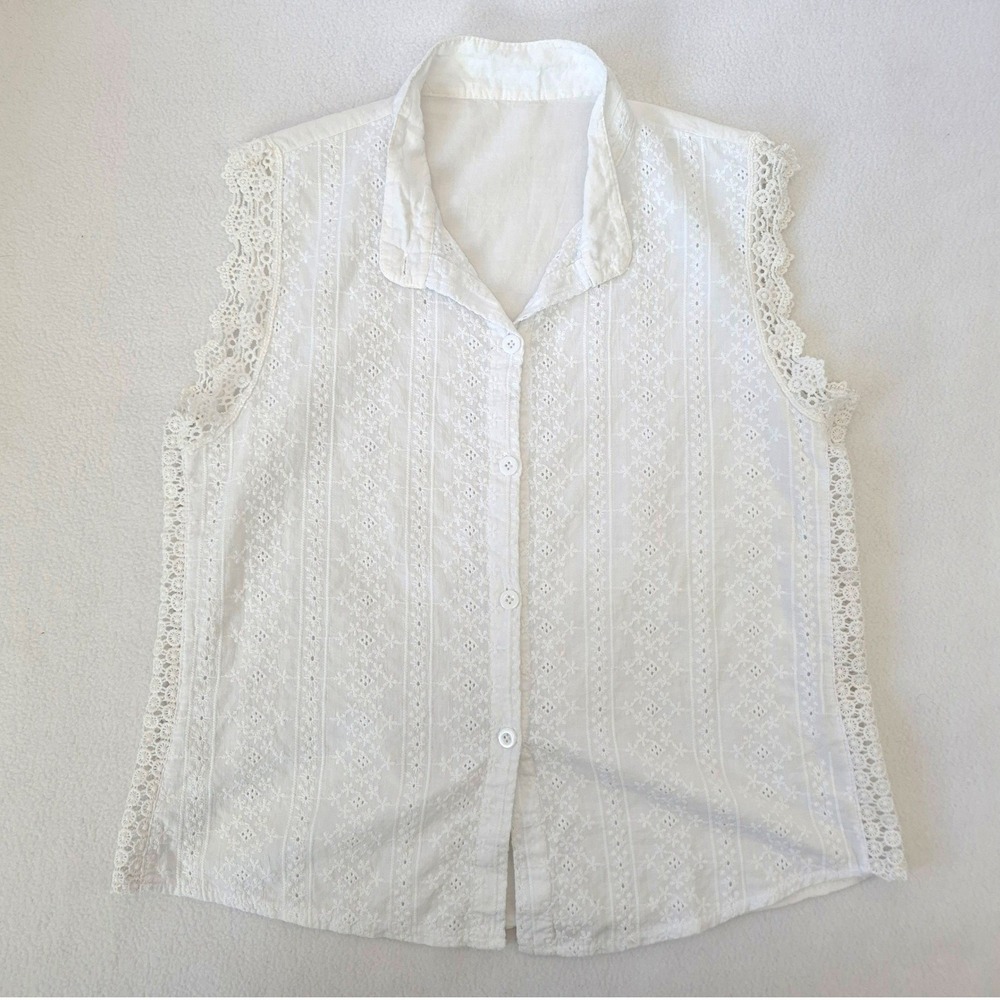 Summery Eyelet Lace Sleeveless Button Down Shirt White Medium Cottagecore Boho